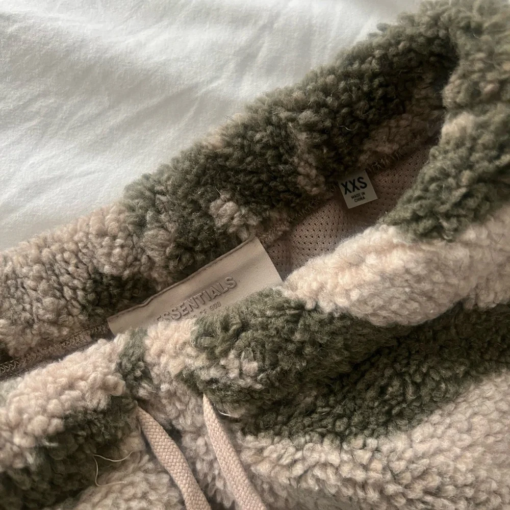 Essentials Camouflage Sweatpants - Green and Tan - Picture 3 of 4